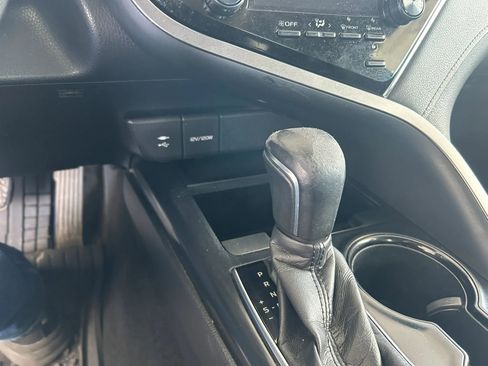 Used 2018 Toyota Camry SE FWD image 15