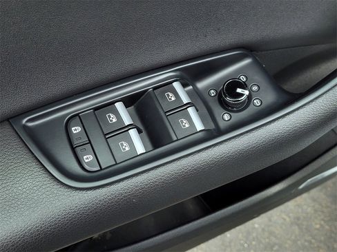 Used 2020 Audi Q8 Premium Plus image 11