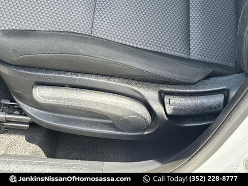 Used 2024 Kia Soul LX w/ Option Group 015 FWD image 29
