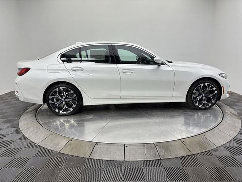 New 2026 BMW 330i xDrive Sedan w/ Premium Package AWD/4WD image 17