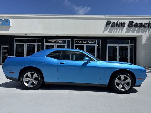 Used 2019 Dodge Challenger SXT RWD image 23
