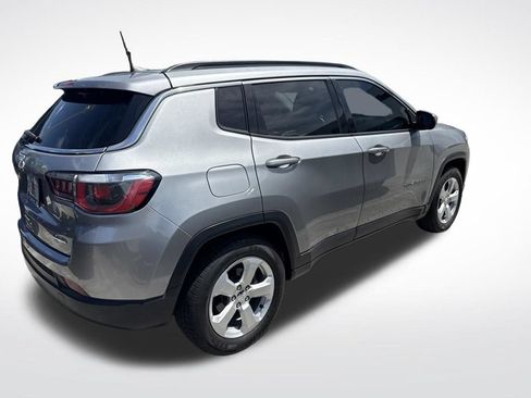 Used 2020 Jeep Compass Latitude FWD image 4