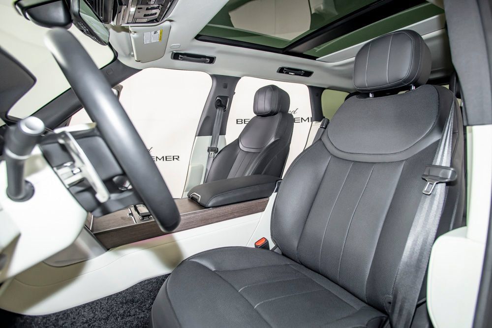 Used 2024 Land Rover Range Rover SE AWD/4WD image 13