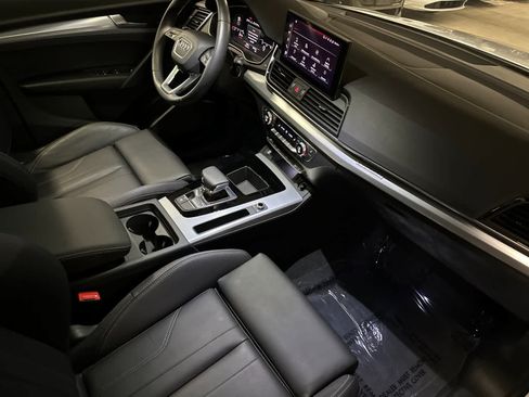 Used 2025 Audi Q5 2.0T Premium w/ Convenience Plus Package AWD/4WD image 16