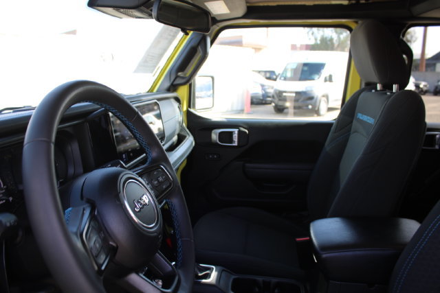 Used 2024 Jeep Wrangler Unlimited Rubicon 4xe AWD/4WD image 43