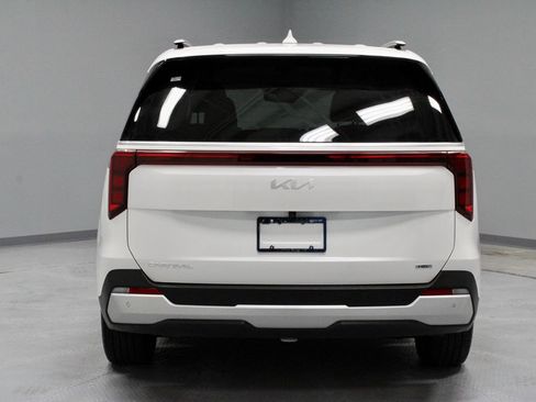 Used 2026 Kia Carnival EX FWD image 12