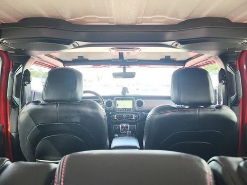 Used 2021 Jeep Wrangler Unlimited Sahara w/ Uconnect 4C Nav & Sound Group image 11