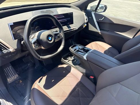 Used 2026 BMW iX xDrive45 AWD/4WD image 9