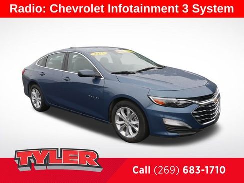 Used 2025 Chevrolet Malibu LT image 1