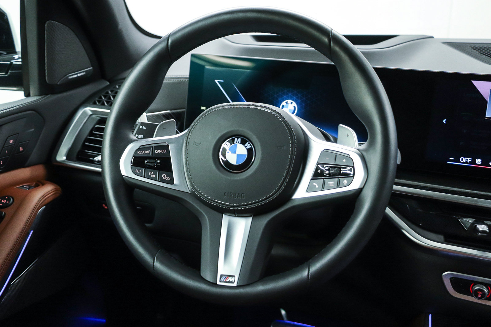 Used 2026 BMW X5 xDrive40i w/ M Sport Package AWD/4WD image 15
