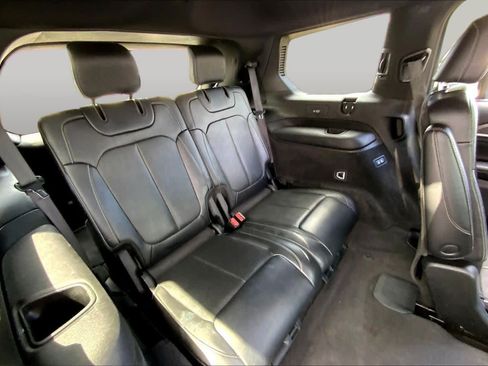 Used 2021 Jeep Grand Cherokee L Overland w/ Luxury Tech Group IV AWD/4WD image 18