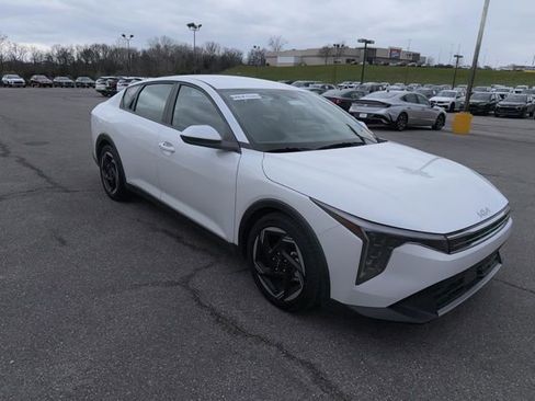 Used 2025 Kia K4 EX image 4