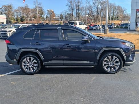 Used 2021 Toyota RAV4 XLE Premium image 3