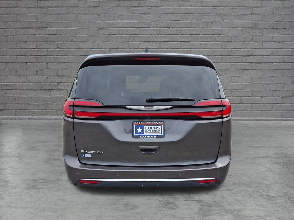 Used 2023 Chrysler Pacifica Touring-L FWD image 10