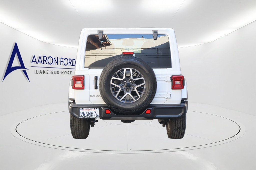 Used 2026 Jeep Wrangler Unlimited Sahara AWD/4WD image 5