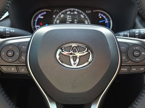 Certified 2025 Toyota RAV4 XSE image 35