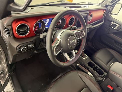 Used 2020 Jeep Wrangler Unlimited Rubicon AWD/4WD image 4