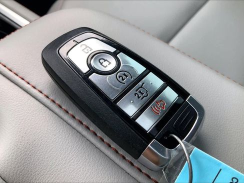 Used 2025 Ford Expedition Active RWD image 15