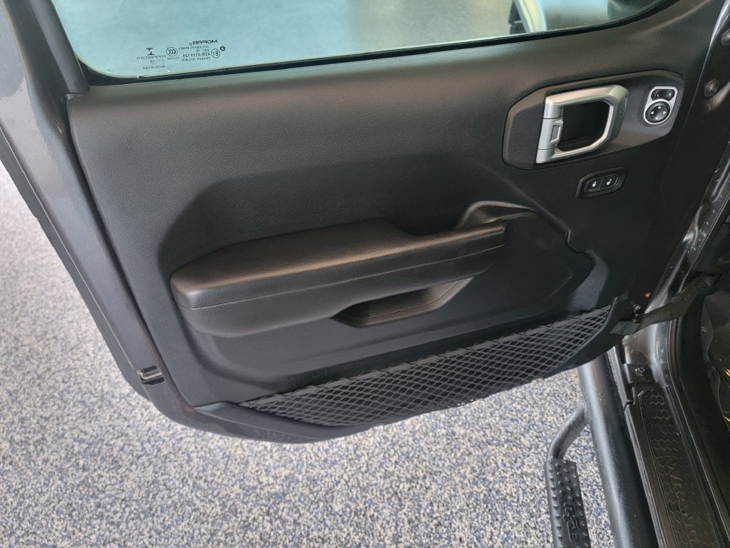Used 2018 Jeep Wrangler Unlimited Sport S AWD/4WD image 10