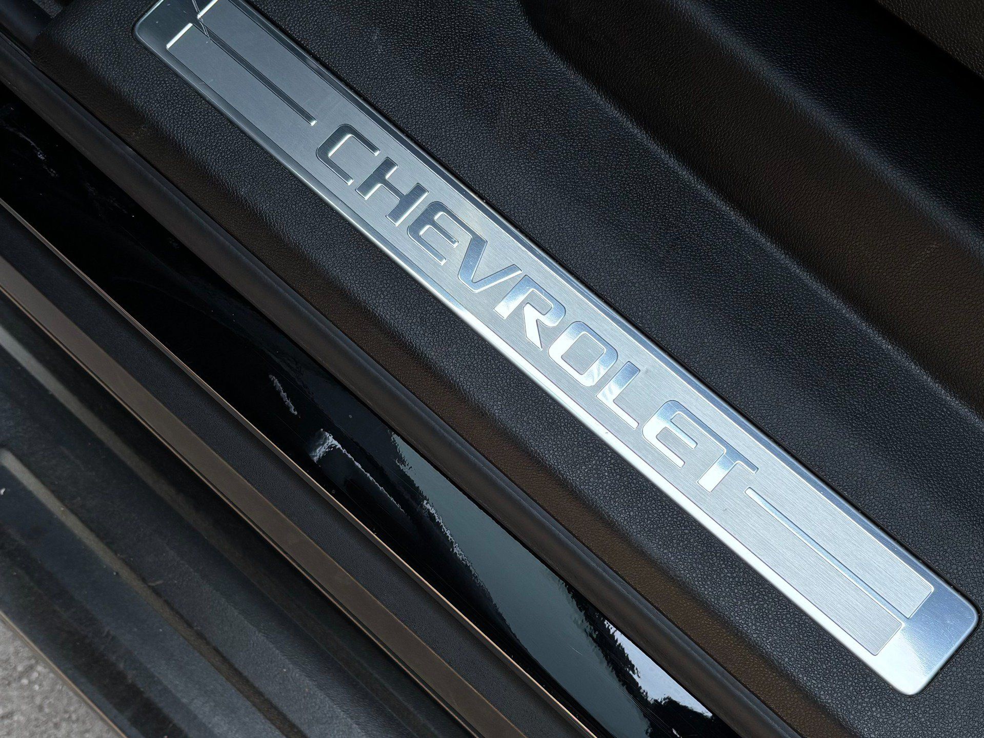 Used 2023 Chevrolet Suburban RST w/ Sport Performance Package AWD/4WD image 25