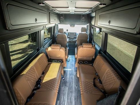 Used 2022 Mercedes-Benz Sprinter 3500 image 21