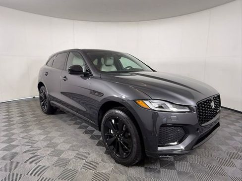 Used 2025 Jaguar F-PACE R-Dynamic S image 8