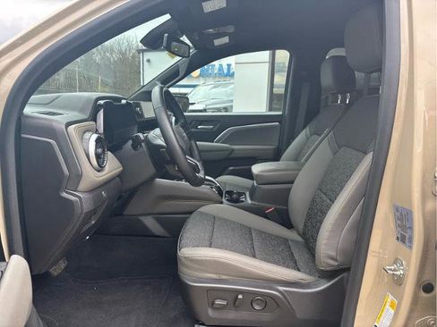 Used 2024 Chevrolet Colorado ZR2 w/ Safety Package AWD/4WD image 16