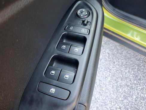 Used 2024 Hyundai Venue SEL image 19