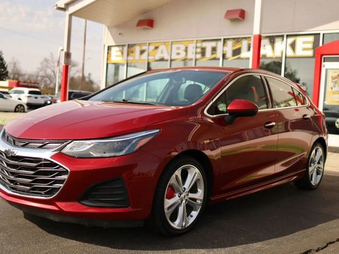 Used 2017 Chevrolet Cruze Premier image 1