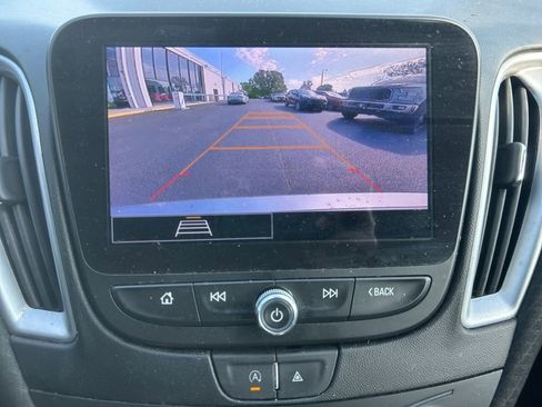 Used 2023 Chevrolet Malibu LS FWD image 17