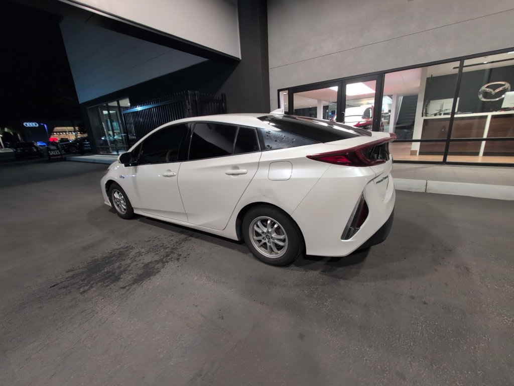Used 2017 Toyota Prius Prime Premium w/ Carpet Mat Package FWD image 10