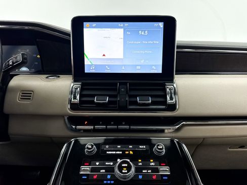 Used 2018 Lincoln Navigator Reserve w/ Technology Package AWD/4WD image 28