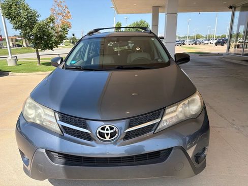 Used 2013 Toyota RAV4 LE FWD image 2