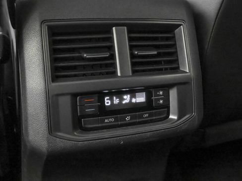 Used 2023 Volkswagen Atlas SE w/ Panoramic Sunroof Package AWD/4WD image 39