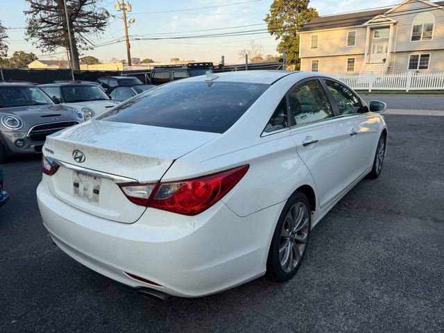 Used 2011 Hyundai Sonata SE w/ Navigation & Sunroof Pkg 4 FWD image 2