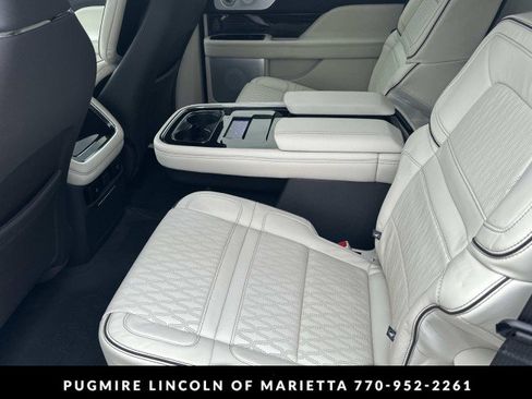 Used 2024 Lincoln Navigator Black Label image 11