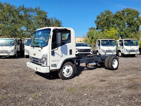 New 2025 Chevrolet Low Cab Forward image 4