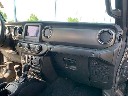 Used 2023 Jeep Gladiator Sport AWD/4WD image 33