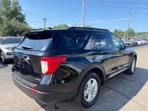 Used 2023 Ford Explorer XLT AWD/4WD image 9