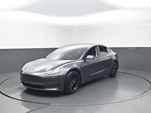 Used 2023 Tesla Model 3 Standard Range RWD image 5