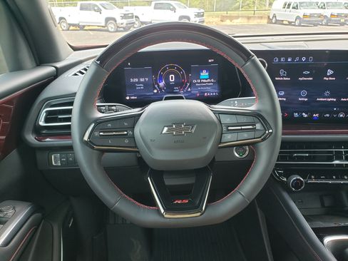 Used 2024 Chevrolet Traverse RS w/ LPO, Floor Liner Package FWD image 18