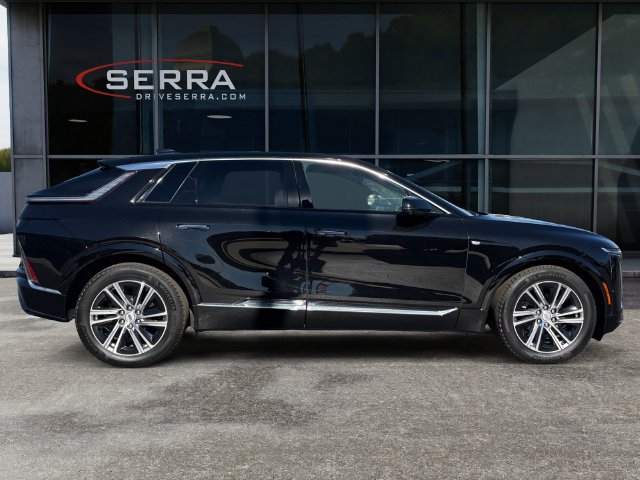 Used 2024 Cadillac Lyriq Luxury w/ LPO, Floor Liner Package AWD/4WD image 6