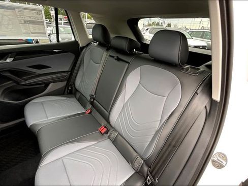 New 2025 Volkswagen Tiguan SE AWD/4WD image 13