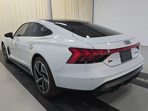 Used 2023 Audi RS e-tron GT w/ Carbon Performance Package AWD/4WD image 8
