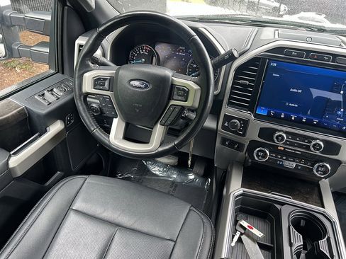 Used 2022 Ford F250 Lariat image 34