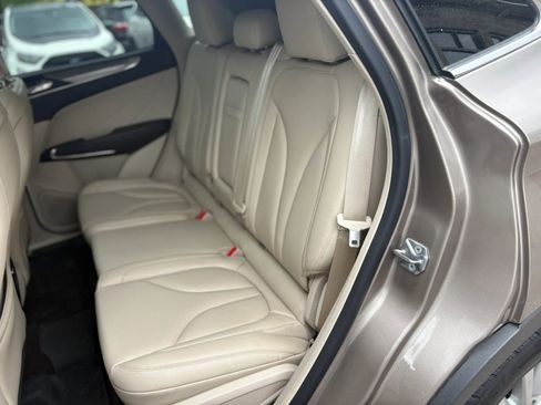 Used 2019 Lincoln MKC Premiere AWD/4WD image 16