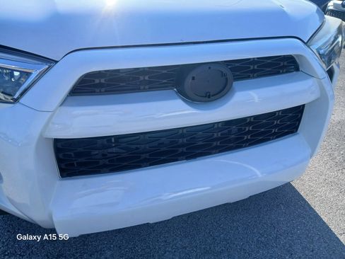 Used 2017 Toyota 4Runner SR5 RWD image 22