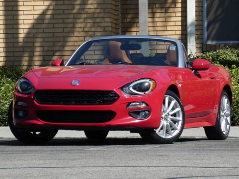 Used 2018 FIAT 124 Spider Lusso w/ Convenience Group image 15