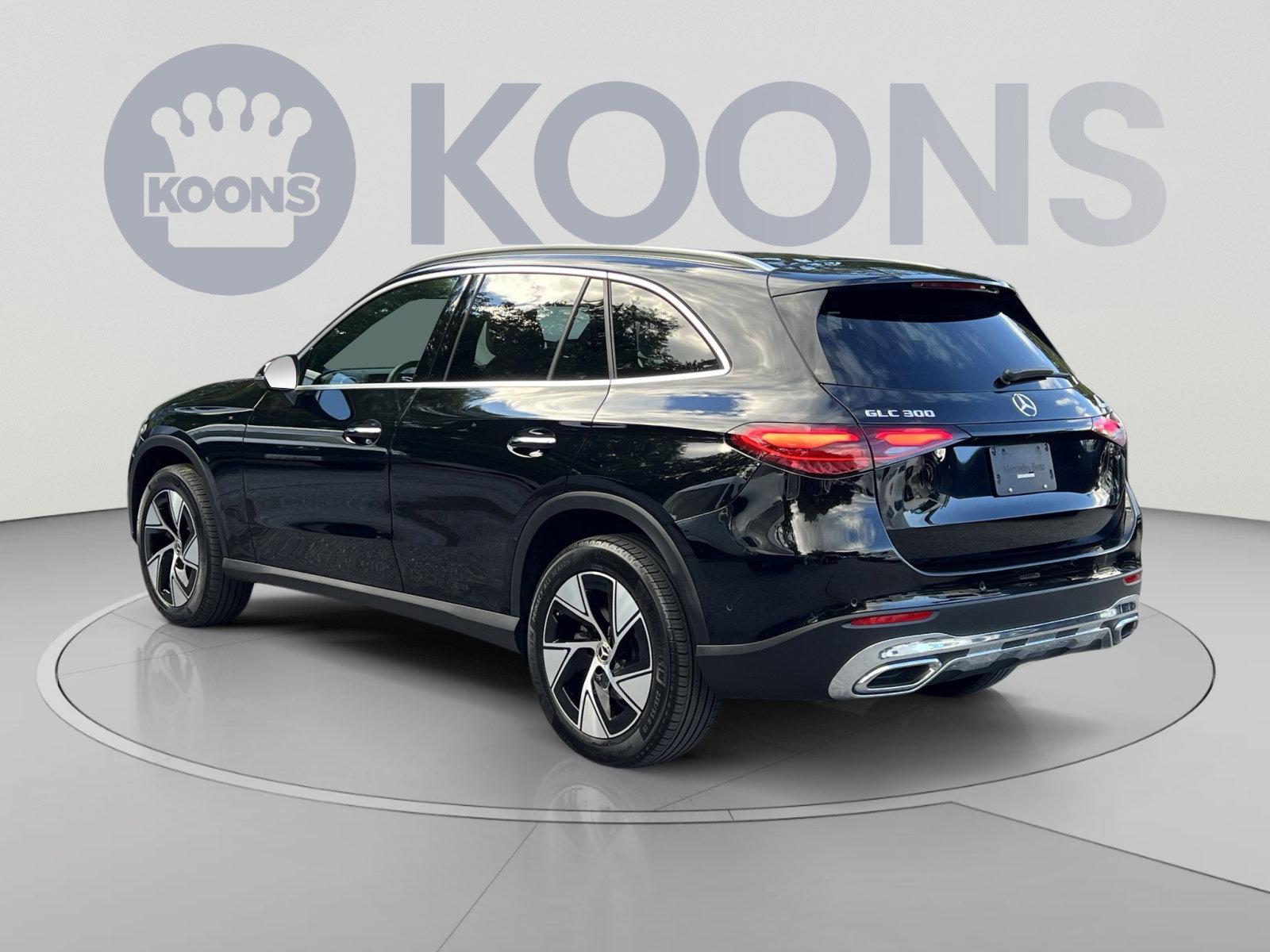 Used 2024 Mercedes-Benz GLC 300 4MATIC image 8