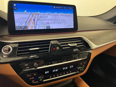 Used 2023 BMW 540i w/ Executive Package image 27
